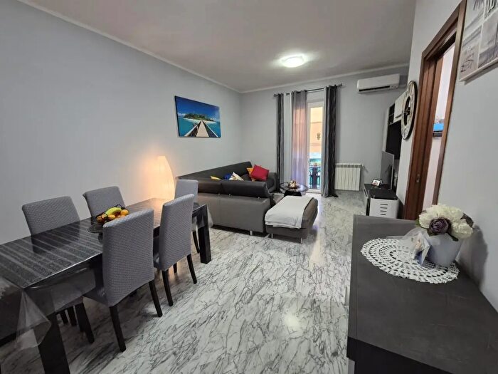 Appartamento quadrilocale in vendita in Carrara