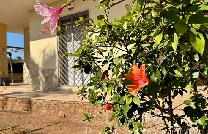 Casa con 5 locali in vendita in Via Vicinale Torre Suda Campagna Mare, Racale