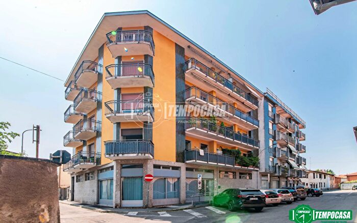 Appartamento trilocale in vendita in Via Ventimiglia, Cerro Maggiore