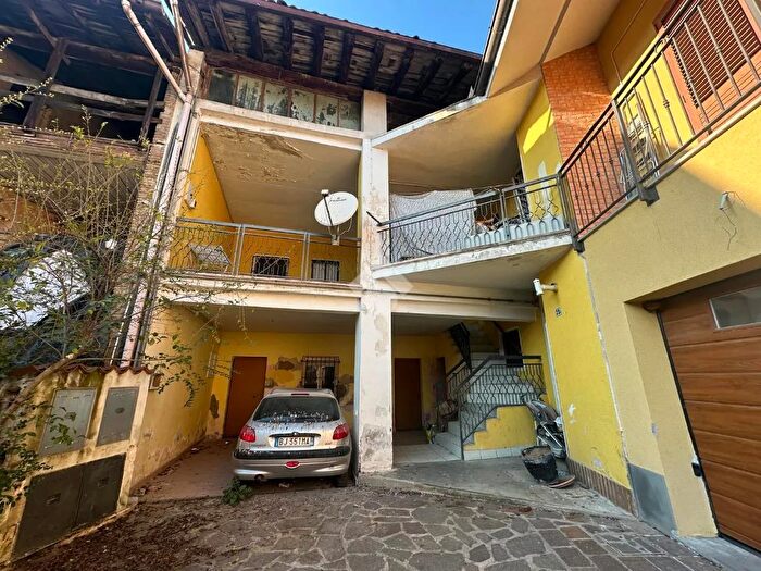 Appartamento quadrilocale in vendita in Via Roma, Ghisalba