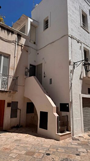 Casa trilocale in vendita in Largo San Angelo, Monopoli