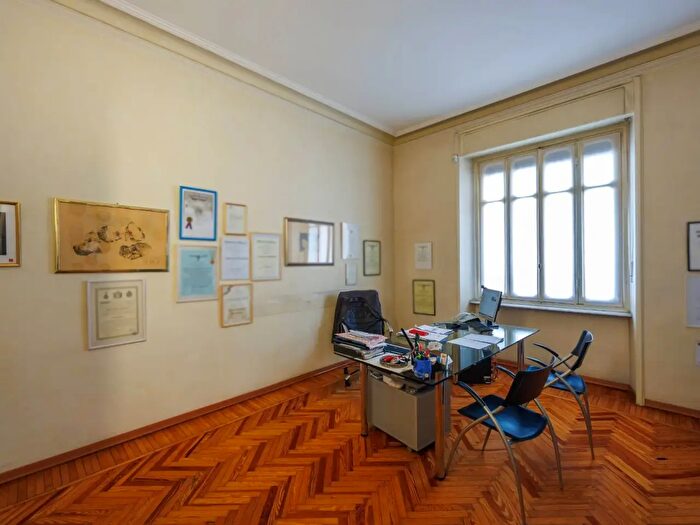 Appartamento trilocale in vendita in Via San Domenico, Torino