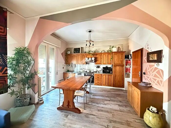 Casa quadrilocale in vendita in Via V Alfieri, Montecatini Terme