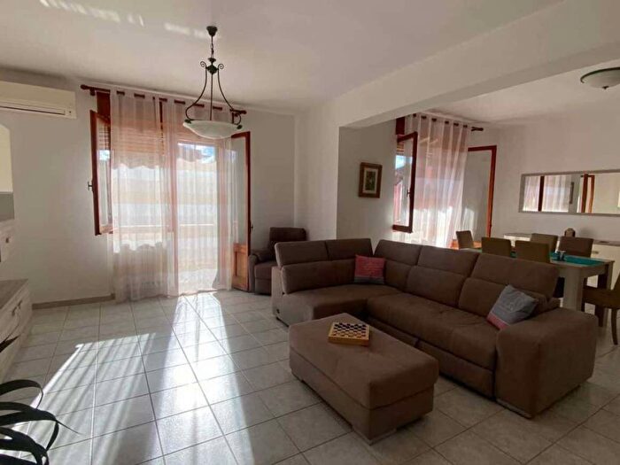 Appartamento trilocale in affitto in Viale delle Vigne, Porto Torres