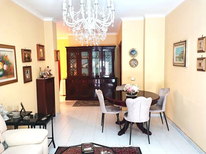Appartamento trilocale in vendita in Via Giuseppe De Falco, Caserta