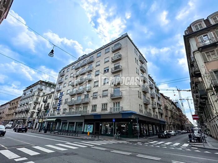 Appartamento quadrilocale in vendita in Corso Stati Uniti B, Torino