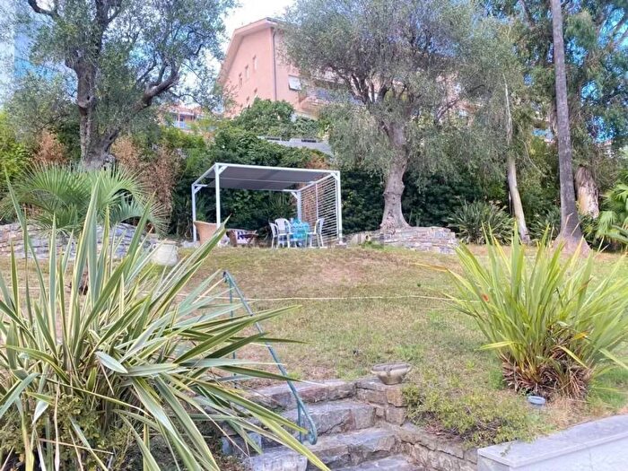 Appartamento trilocale in affitto in Strada Solaro, Solaro, Sanremo