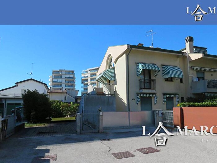 Appartamento con 5 locali in affitto in Via Equilio M, Lido Centro Ovest, Jesolo