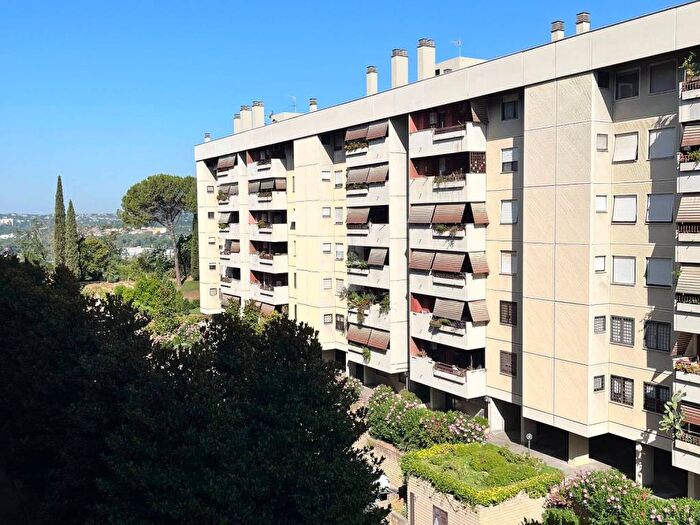 Appartamento quadrilocale in affitto in Via Edoardo Garbin, Serpentara, Roma