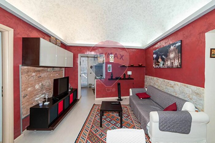 Appartamento bilocale in vendita in Via Santissima Trinità, Catania