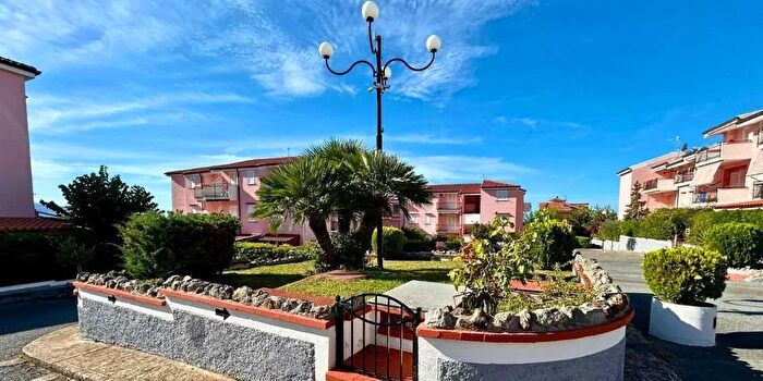 Appartamento trilocale in vendita in Residence Covit, Scalea