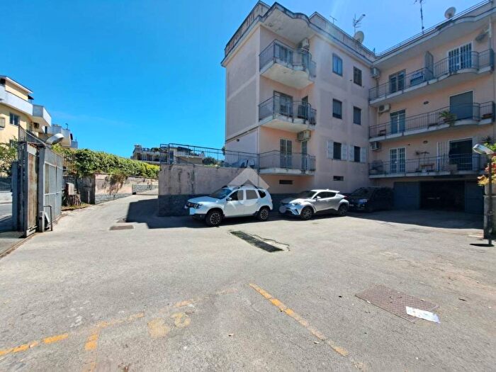 Appartamento quadrilocale in vendita in Via viticella, Quarto