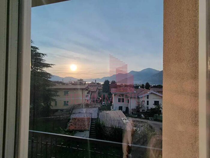 Appartamento trilocale in affitto in Via Silvio Bonomelli, Iseo