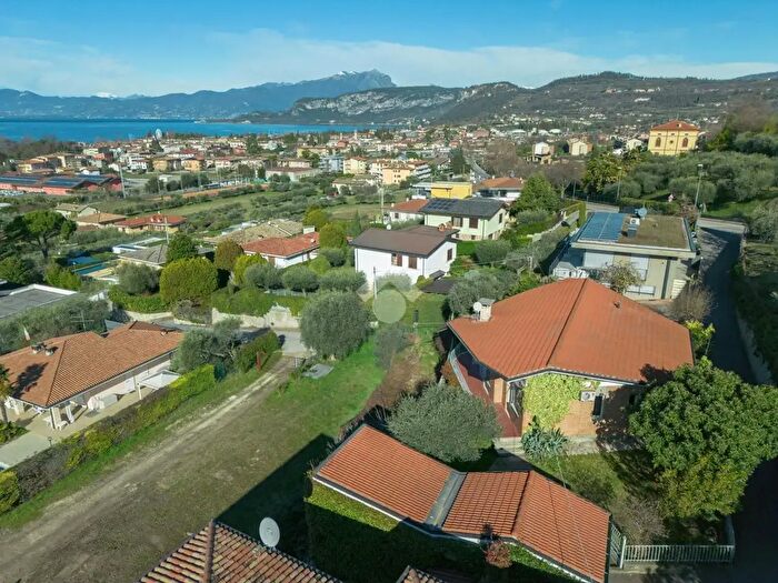 Casa con 5 locali in vendita in Bardolino