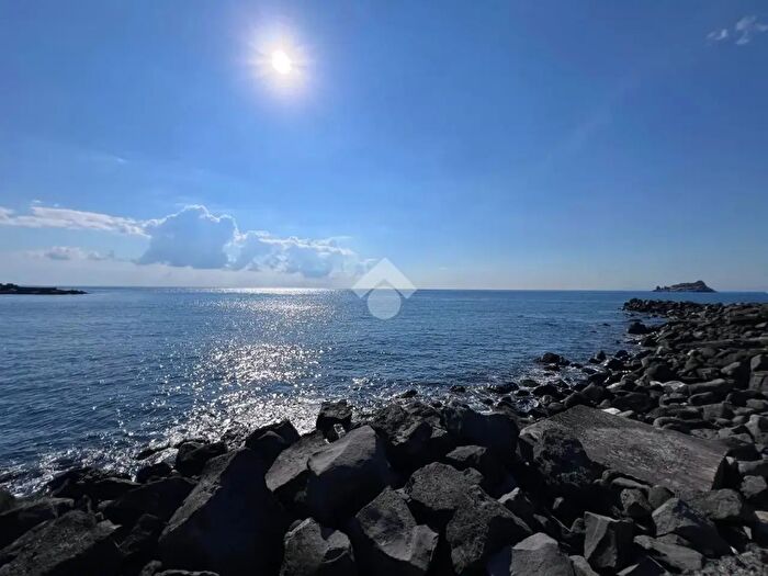 Appartamento bilocale in vendita in Via Garitta, Acireale
