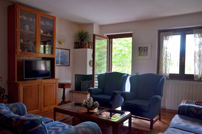 Appartamento quadrilocale in affitto in Via Arano, Rocca Di Mezzo