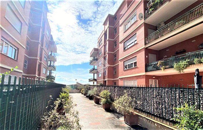 Appartamento trilocale in vendita in Via Monte Grappa, Guidonia Montecelio