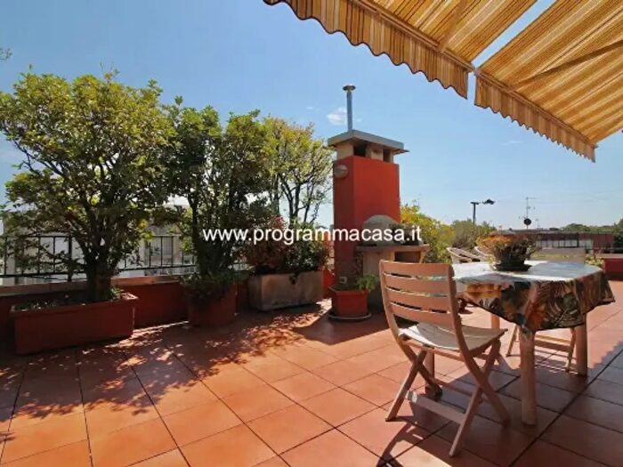 Appartamento trilocale in vendita in Via Platone, Milano