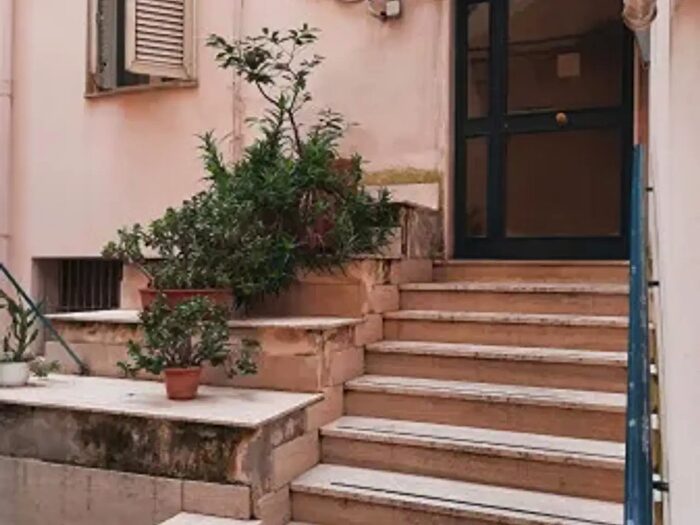 Appartamento trilocale in vendita in Vico del Vasto a Chiaia, Napoli