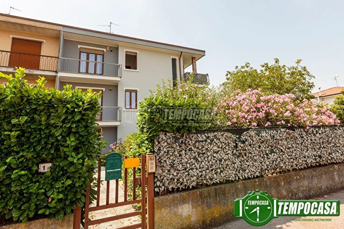 Casa con 6 locali in vendita in Agnadello