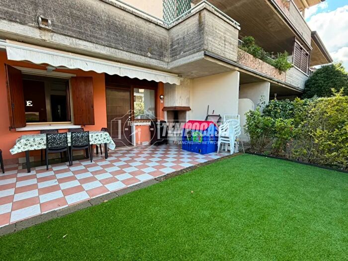 Appartamento trilocale in vendita in Via Giulio Cesare, Desenzano Del Garda