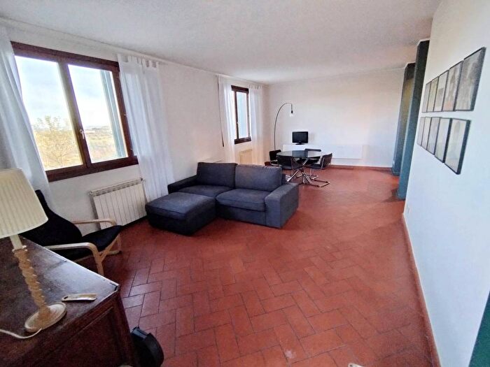 Appartamento quadrilocale in affitto in Via delle Macine, Lastra a Signa