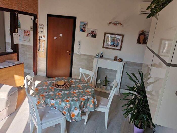 Appartamento quadrilocale in vendita in Via Arleoni, Reggio Emilia