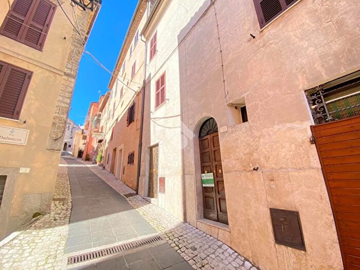 Appartamento trilocale in vendita in Via Armando Diaz, Trevi Nel Lazio