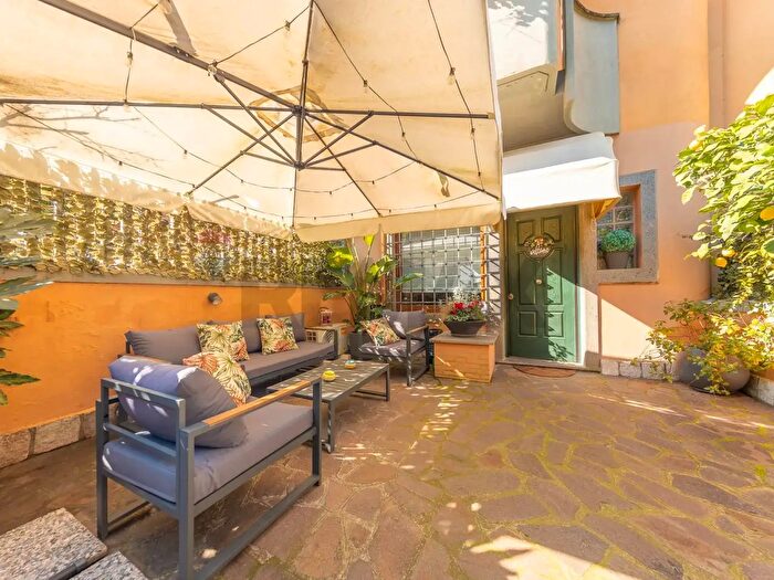 Casa con 7 locali in vendita in Via della Repubblica, Marino