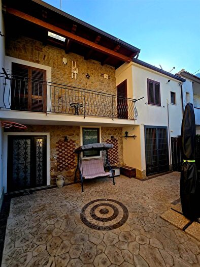 Casa quadrilocale in vendita in Via Giovi Casa Rocco, Salerno