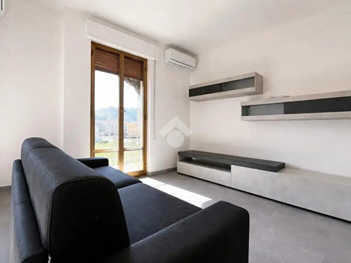 Appartamento quadrilocale in affitto in Via a Ruini, Vezzano Ligure