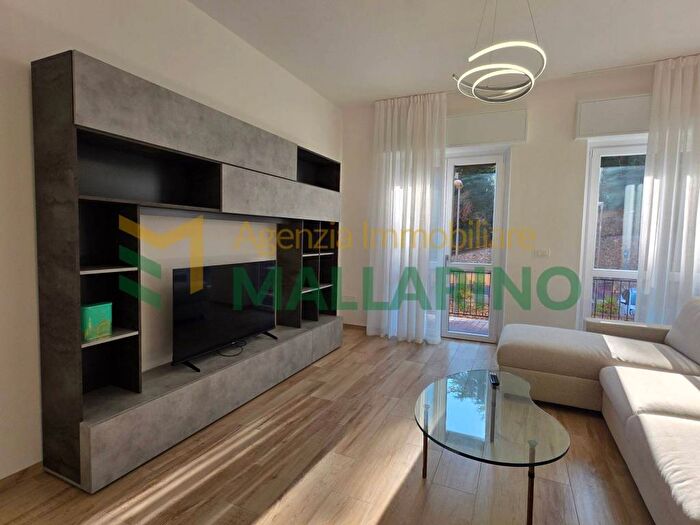 Appartamento quadrilocale in affitto in Via M Castelli, Centro, Finale Ligure