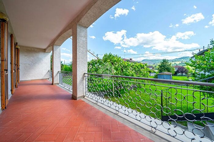 Appartamento quadrilocale in vendita in Via Dlle Ginestre, Varano De Melegari