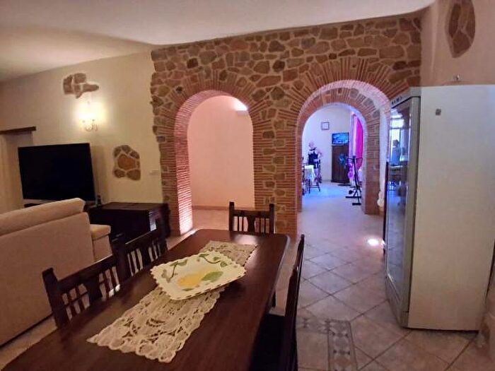 Casa con 5 locali in vendita in Manciano