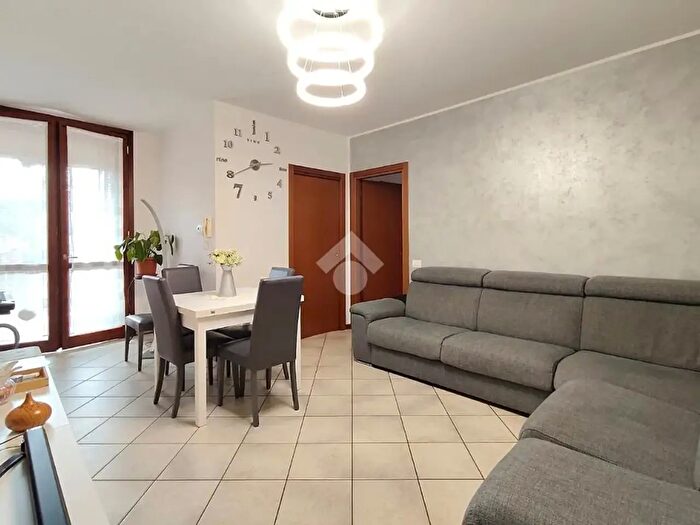 Appartamento trilocale in vendita in Via Montesordo, Cermenate
