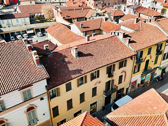 Appartamento quadrilocale in affitto in Via Vittorio Emanuele II, Centro Storico, Chieri