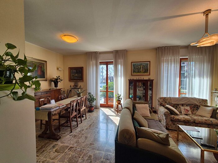 Appartamento trilocale in vendita in Via Vergani, Cantu