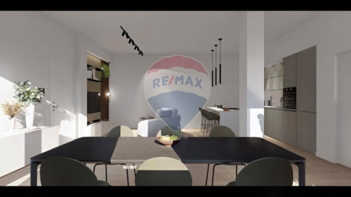 Appartamento quadrilocale in vendita in Via Francesco Crispi, Palermo