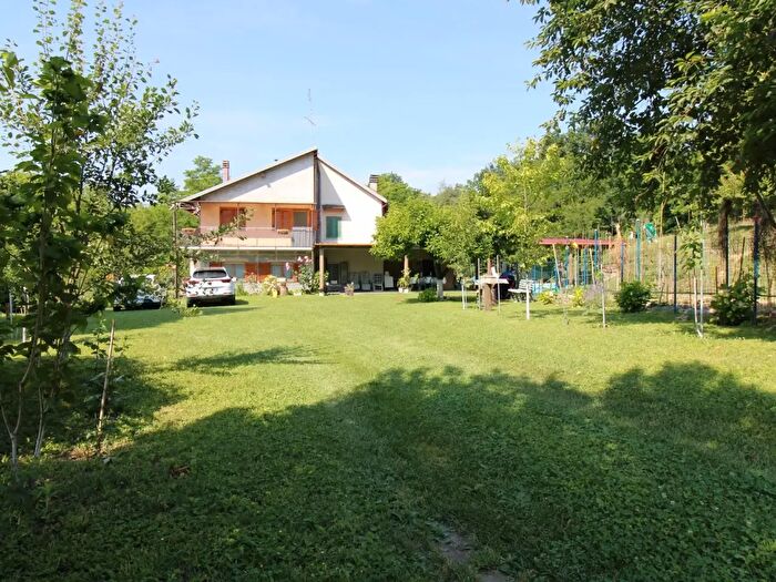 Casa con 5 locali in vendita in Baldissero D'Alba
