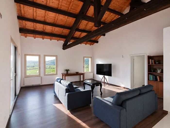 Appartamento trilocale in affitto in Via Fornello, Soave