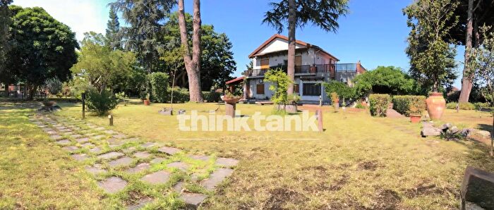 Casa con 10 locali in affitto in Strada Provinciale, Riposto