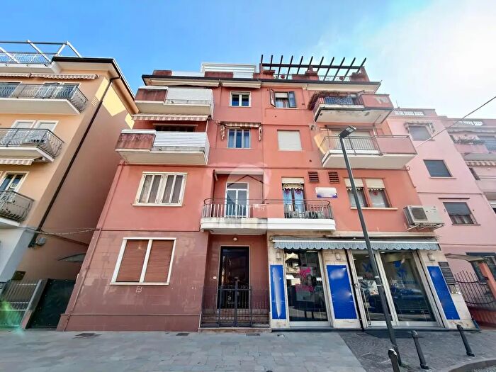 Appartamento con 5 locali in vendita in Viale Verona, Chioggia