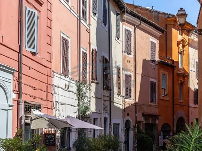 Appartamento trilocale in vendita in Vicolo del Cedro, Roma