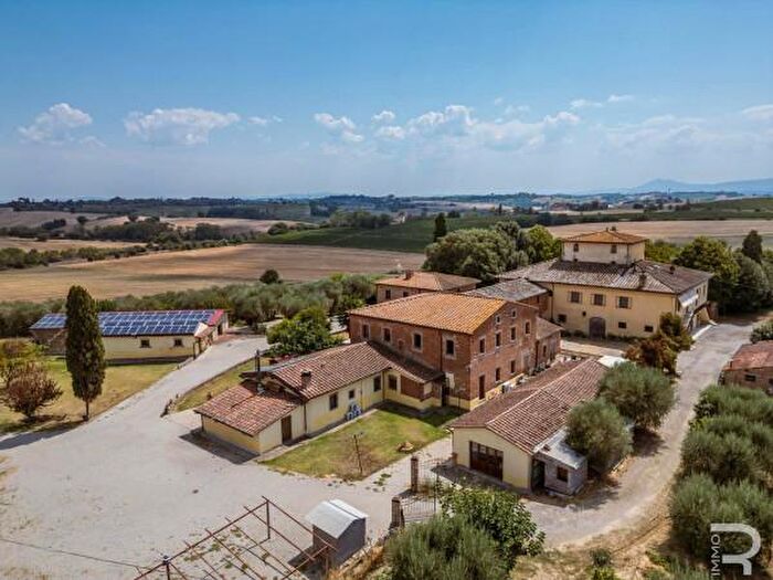 Casa con 6 locali in vendita in Sentiero della Bonifica, Cortona