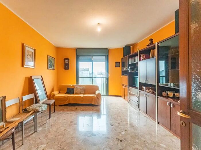 Appartamento quadrilocale in vendita in Viale Giovanni Suzzani, Milano