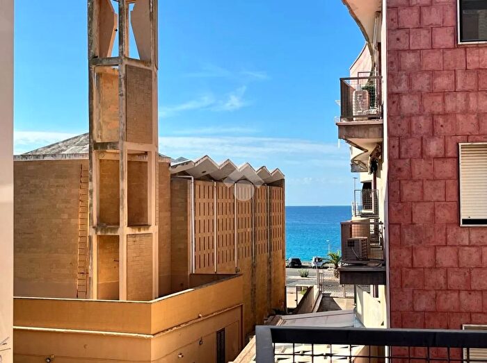 Appartamento trilocale in vendita in Via Salento, Gallipoli