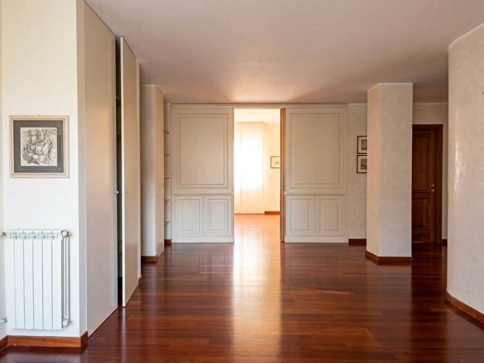 Appartamento con 5 locali in affitto in Via Friuli, Porta Romana Medaglie d'Oro, Milano