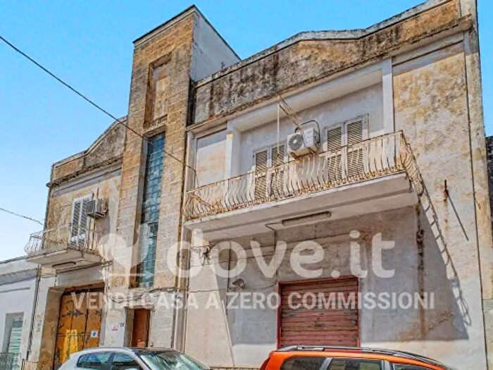Casa con 6 locali in vendita in Via Nazario Sauro, Pulsano