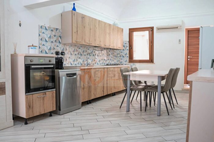 Casa con 6 locali in vendita in Vicolo Sechi, Sorso