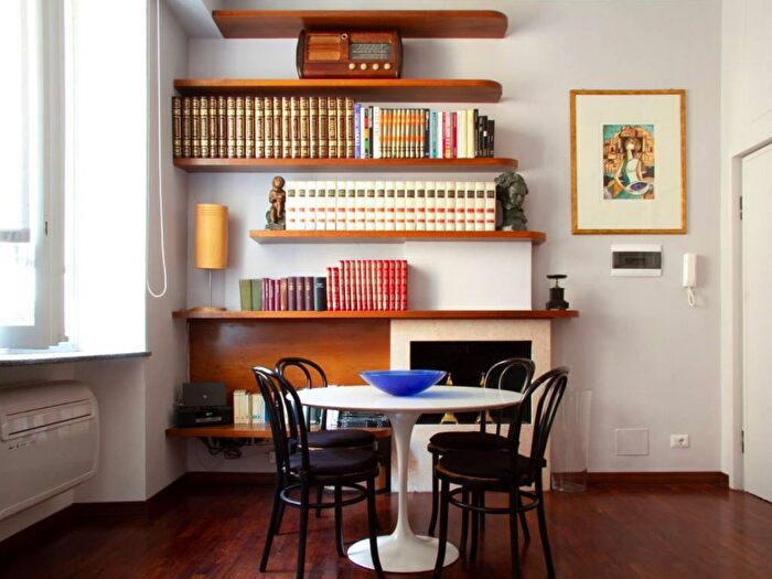 Appartamento bilocale in affitto in Via Niccolò Copernico, Centrale, Milano